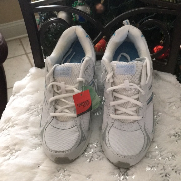 danskin athletic shoes